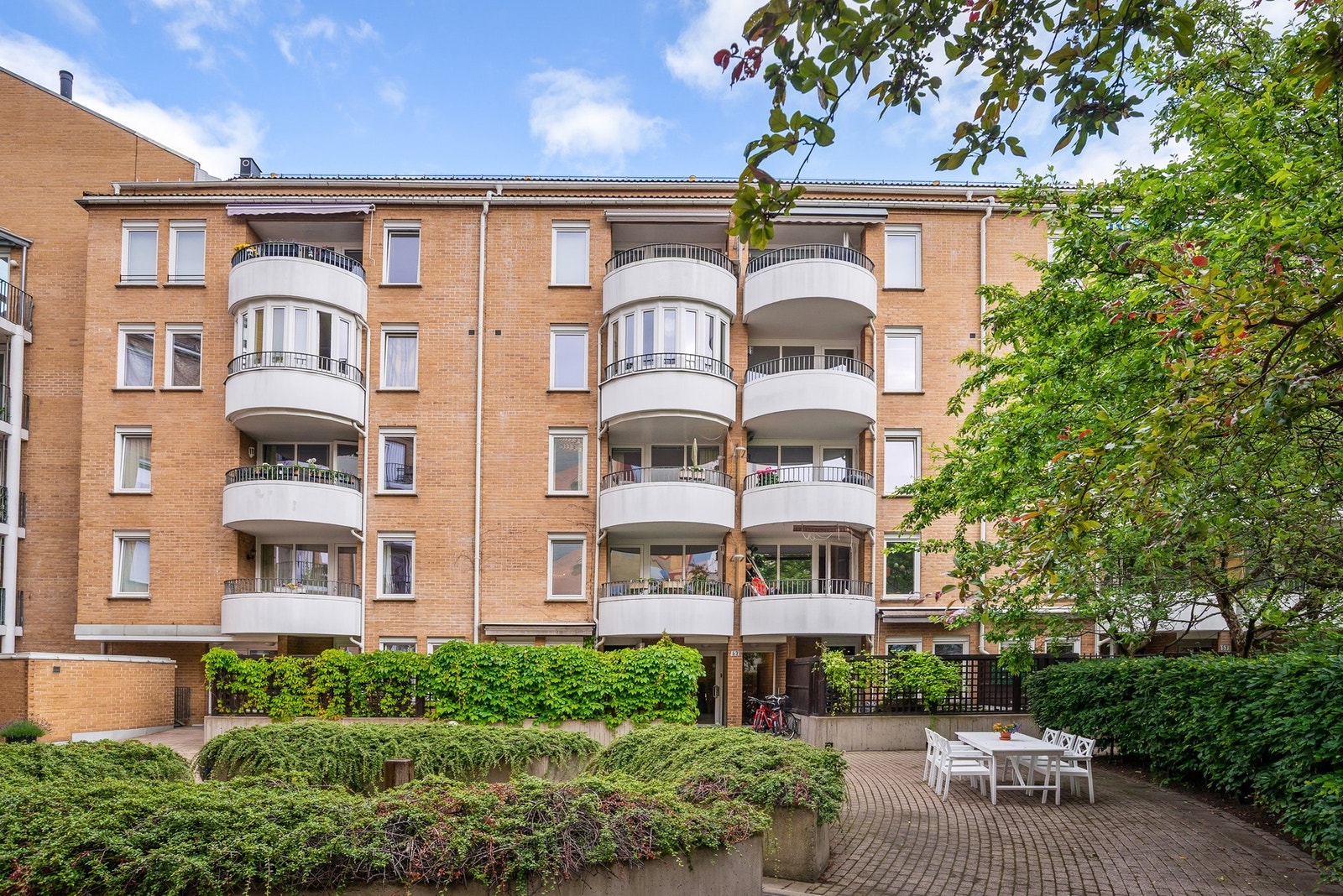 Hyggelig, pent opparbeidet bakgård. Galleribilde