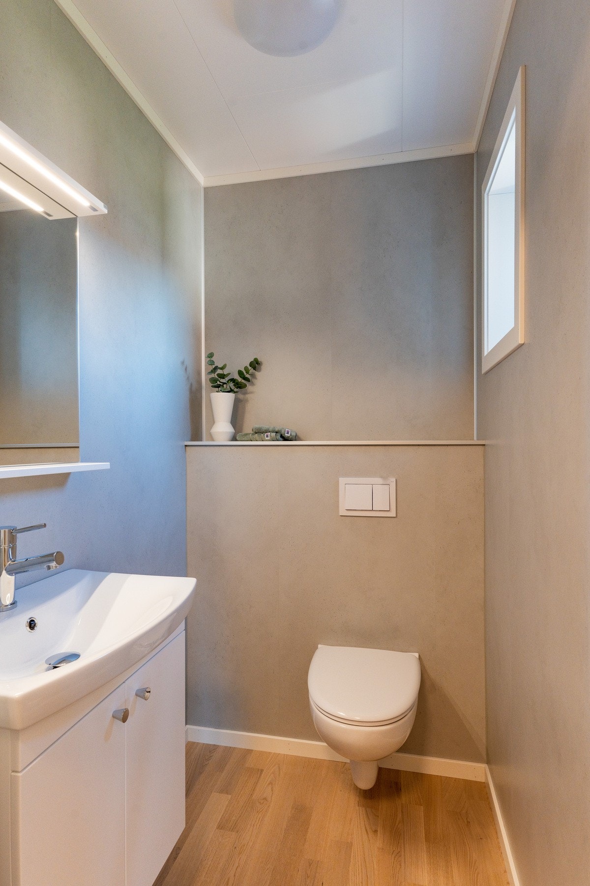 Separat toalettrom i 2. etasje Galleribilde