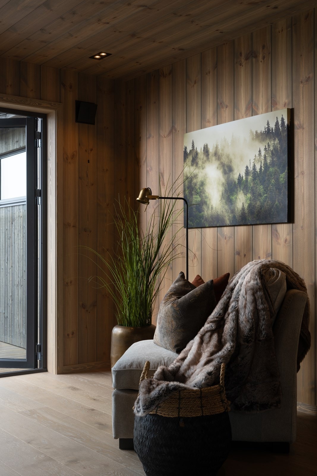 Osmo behandlet panel med børstet overflate montert listefritt i alle tak Galleribilde