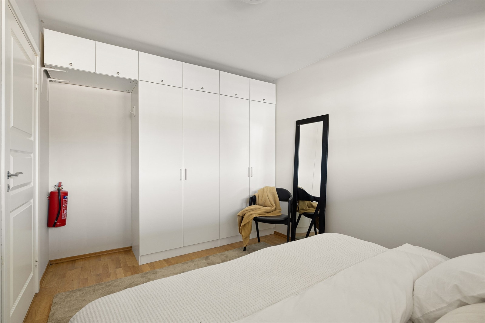 Begge soverom er av gode størrelser til sine formål, hovedsoverommet på over 11 kvm. Galleribilde