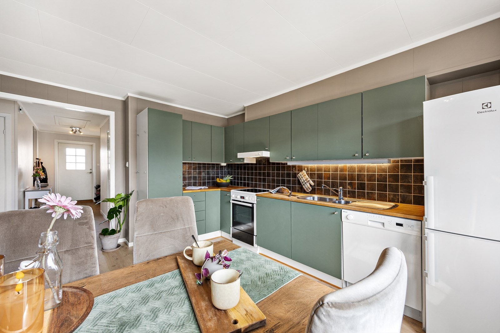 Det er ikke montert waterguard eller komfyrvakt. Galleribilde