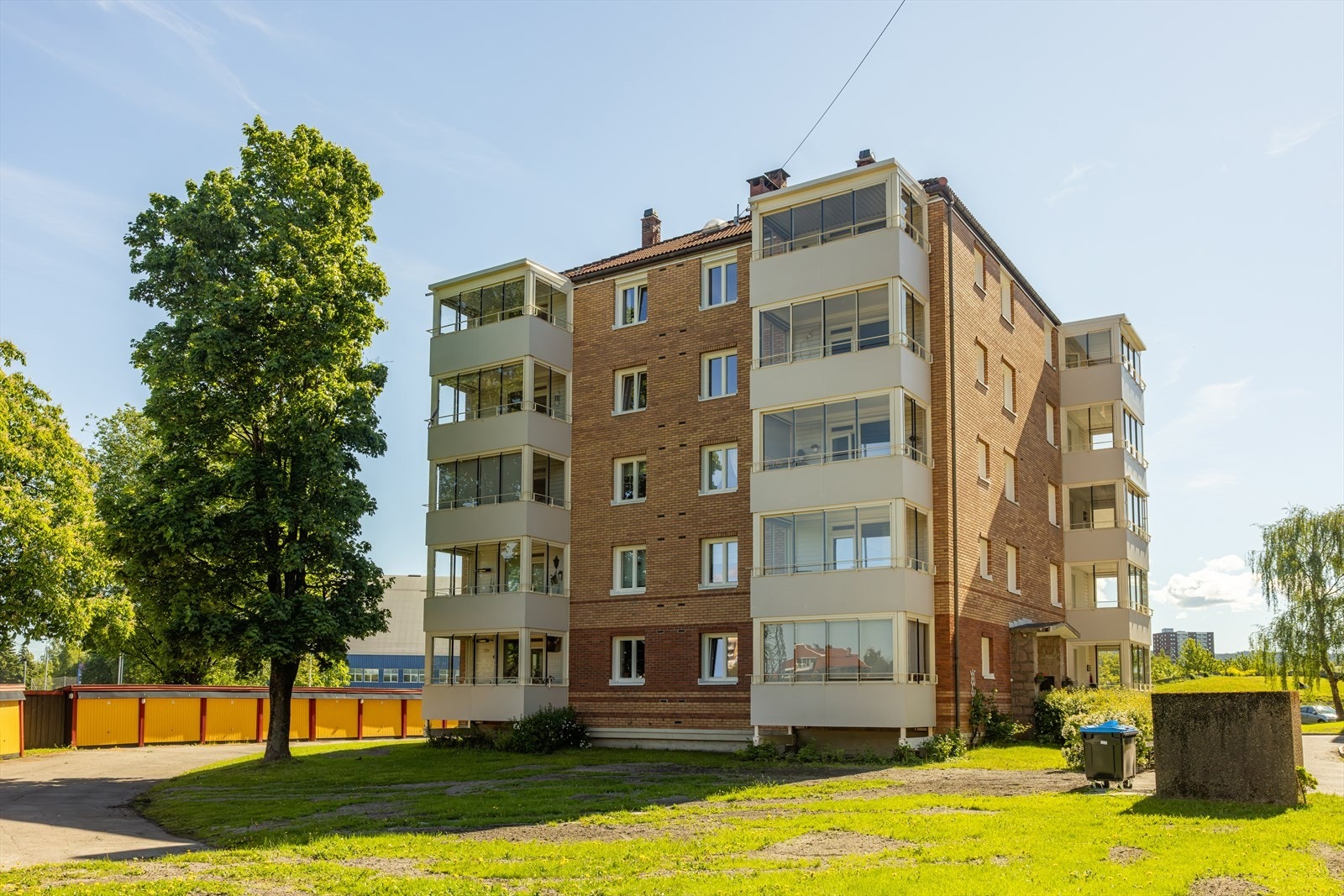 Området er meget gunstig for deg som vil bo sentralt, men likevel i rolige omgivelser litt utenfor den indre bykjerne. Galleribilde