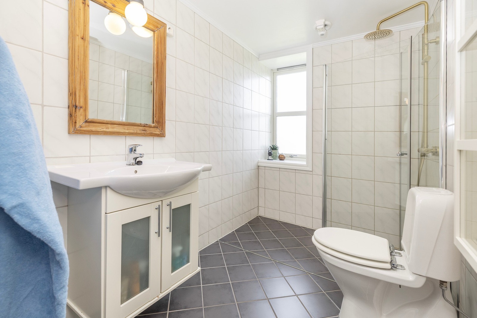 Flislagt bad med varmekabler Galleribilde