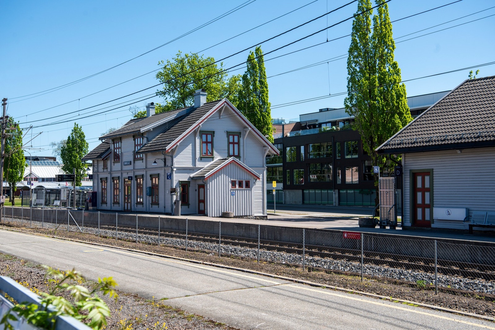 Her har du også gangavstand til kollektiv transport for raske reiser mot Oslo eller Skien Galleribilde