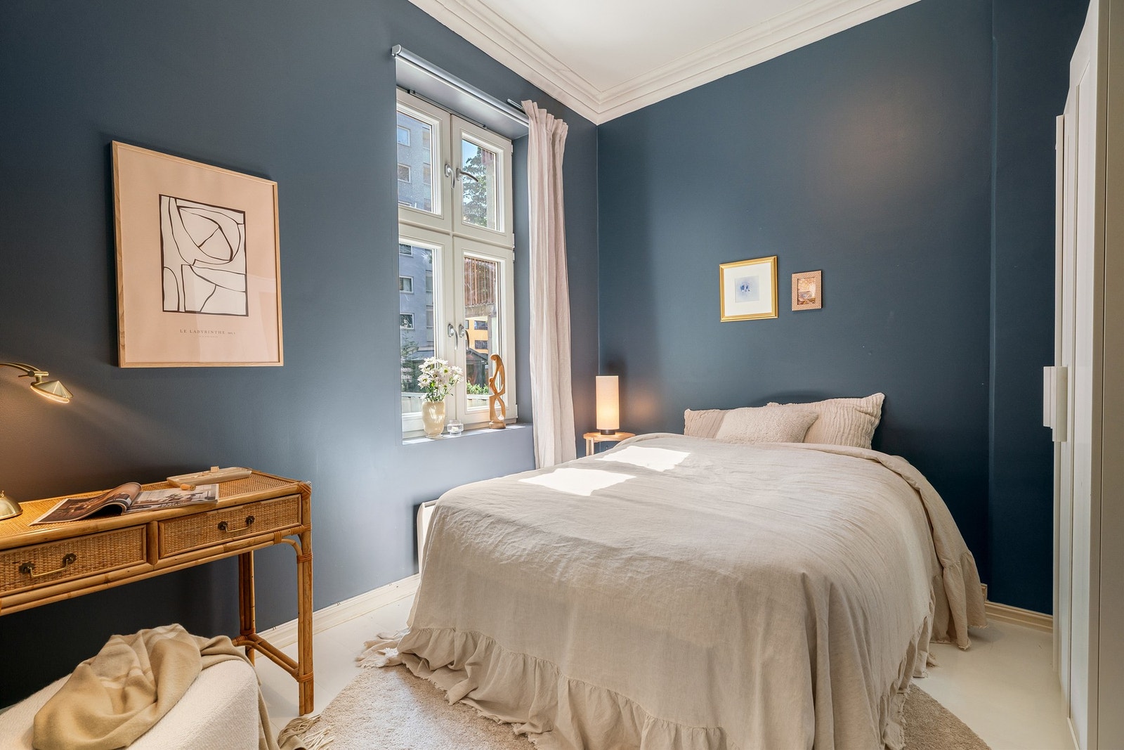 Soverom II også av god størrelse. Garderobeskap medfølger. Galleribilde