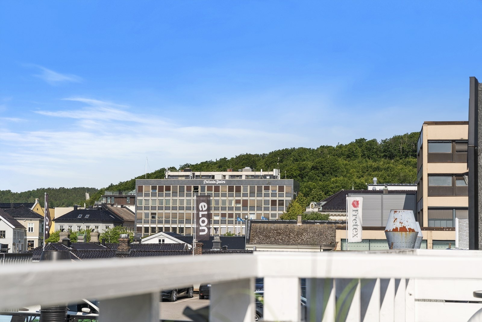 Fra balkongen er det også utsikt mot Bøkeskogen Galleribilde