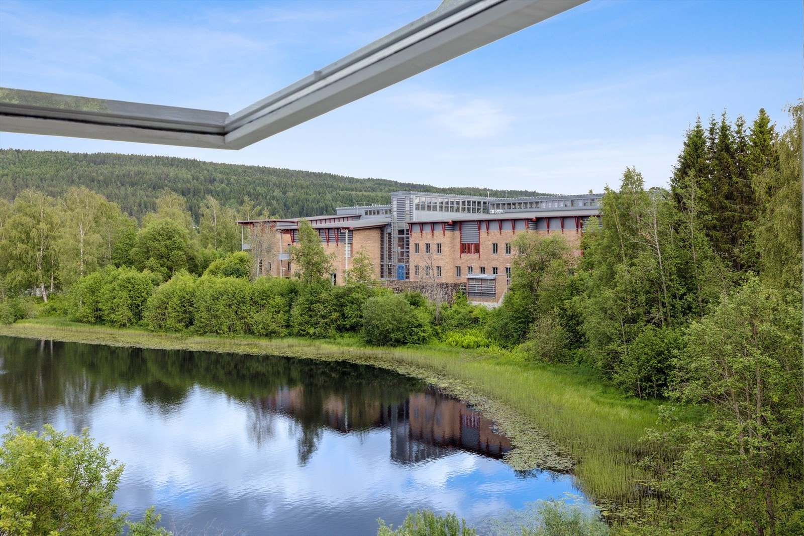 Gangavstand til Universitetet i Innlandet avd. Rena. Galleribilde
