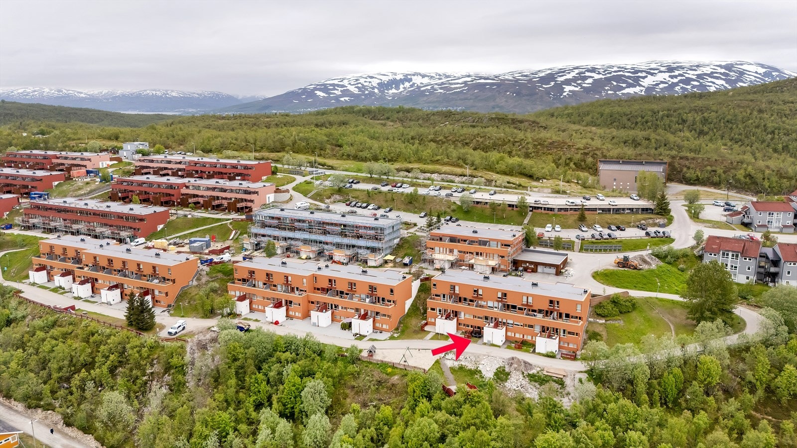 Kort veg til barneskole, lysløype og turområder! Galleribilde