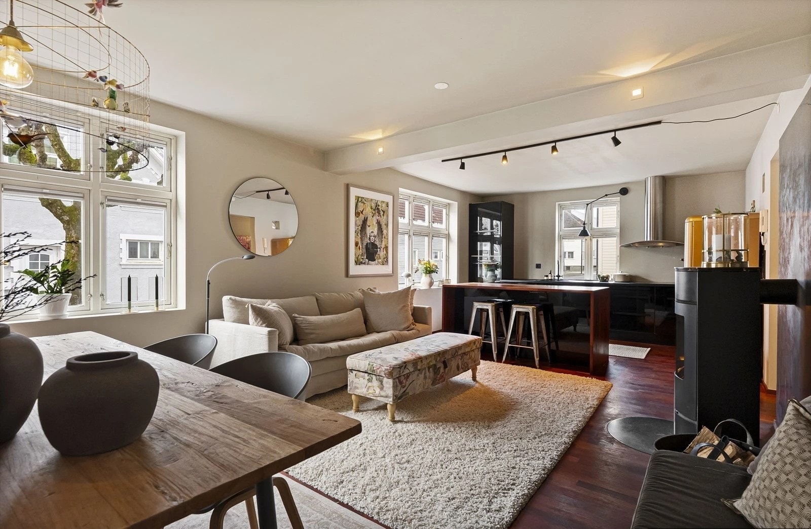 Velkommen til Jærgata 15 - Lys og innbydende 3-roms leilighet. (Møbler på bildene medfølger ikke) Galleribilde