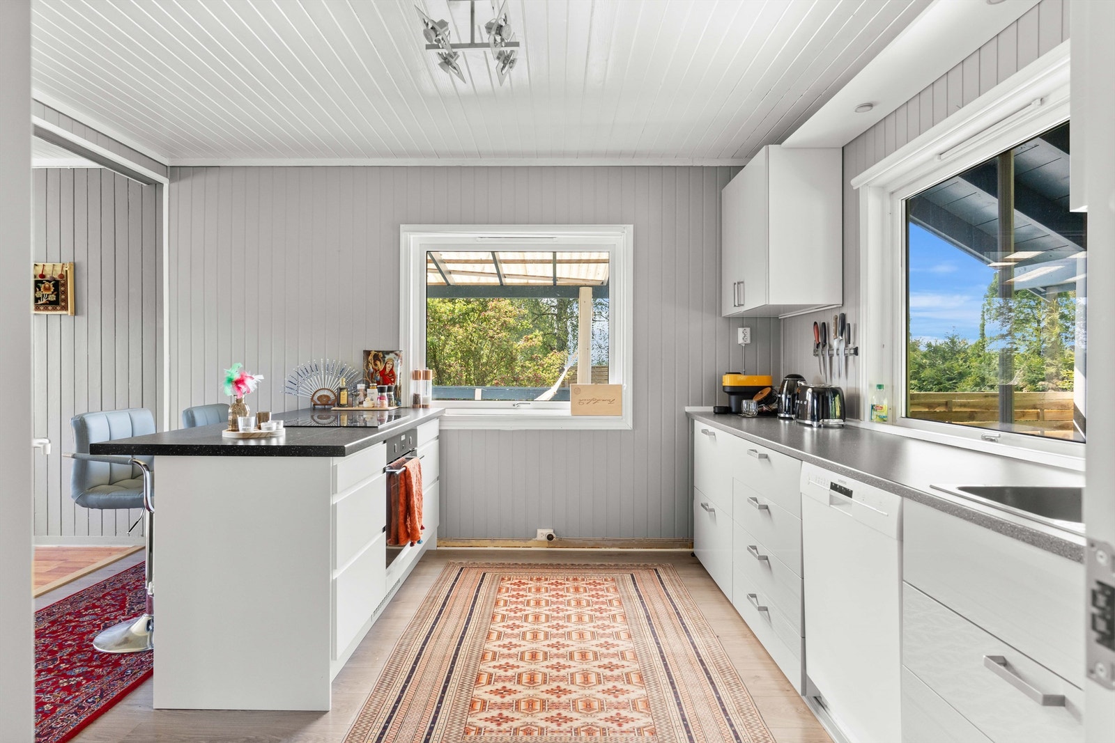 Velkommen inn! Det oppgraderte kjøkkenet fra Epoq fremstår moderne og stilrent. Galleribilde