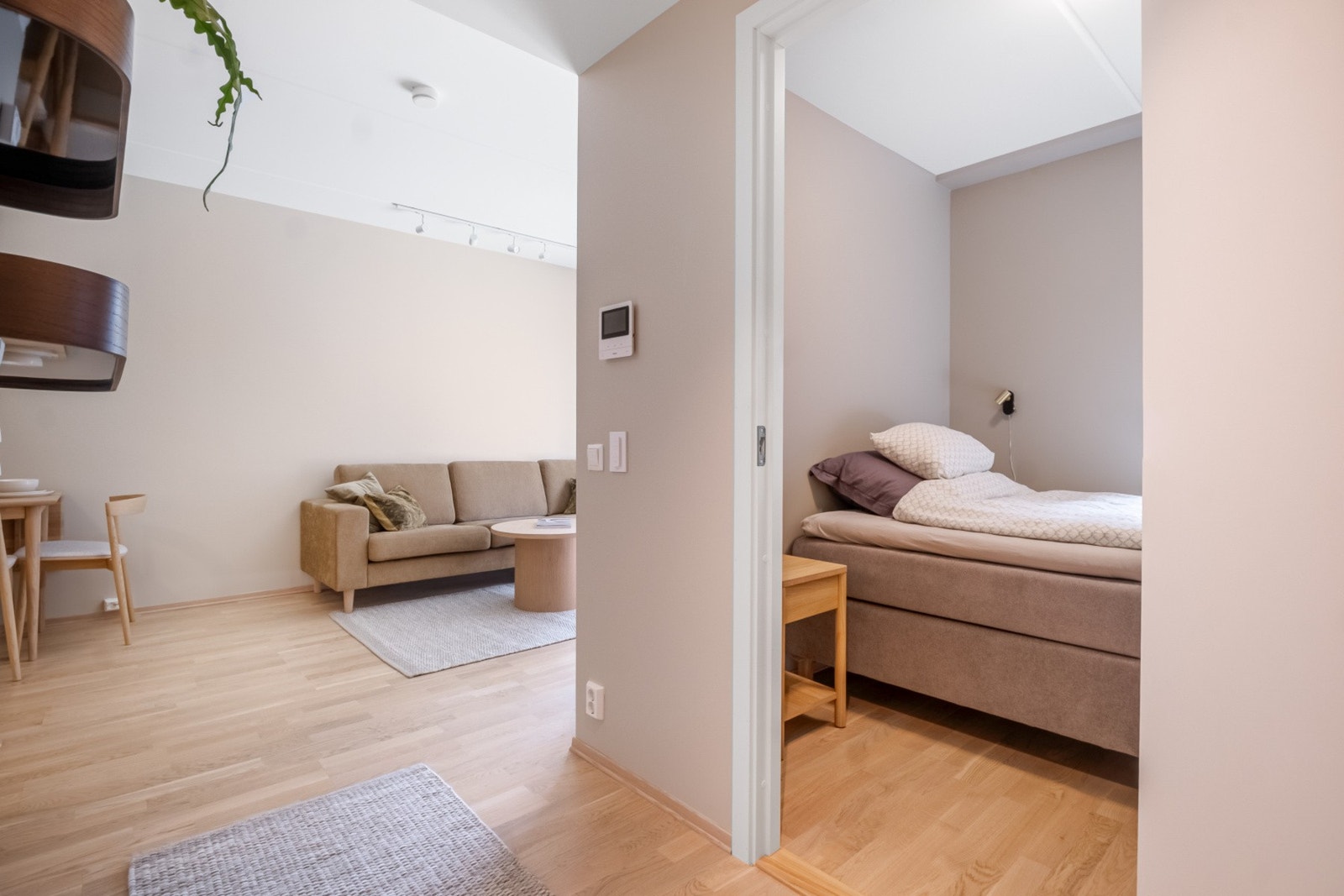 Når du trer videre inn kommer du til Stue/kjøkken og soverom Galleribilde