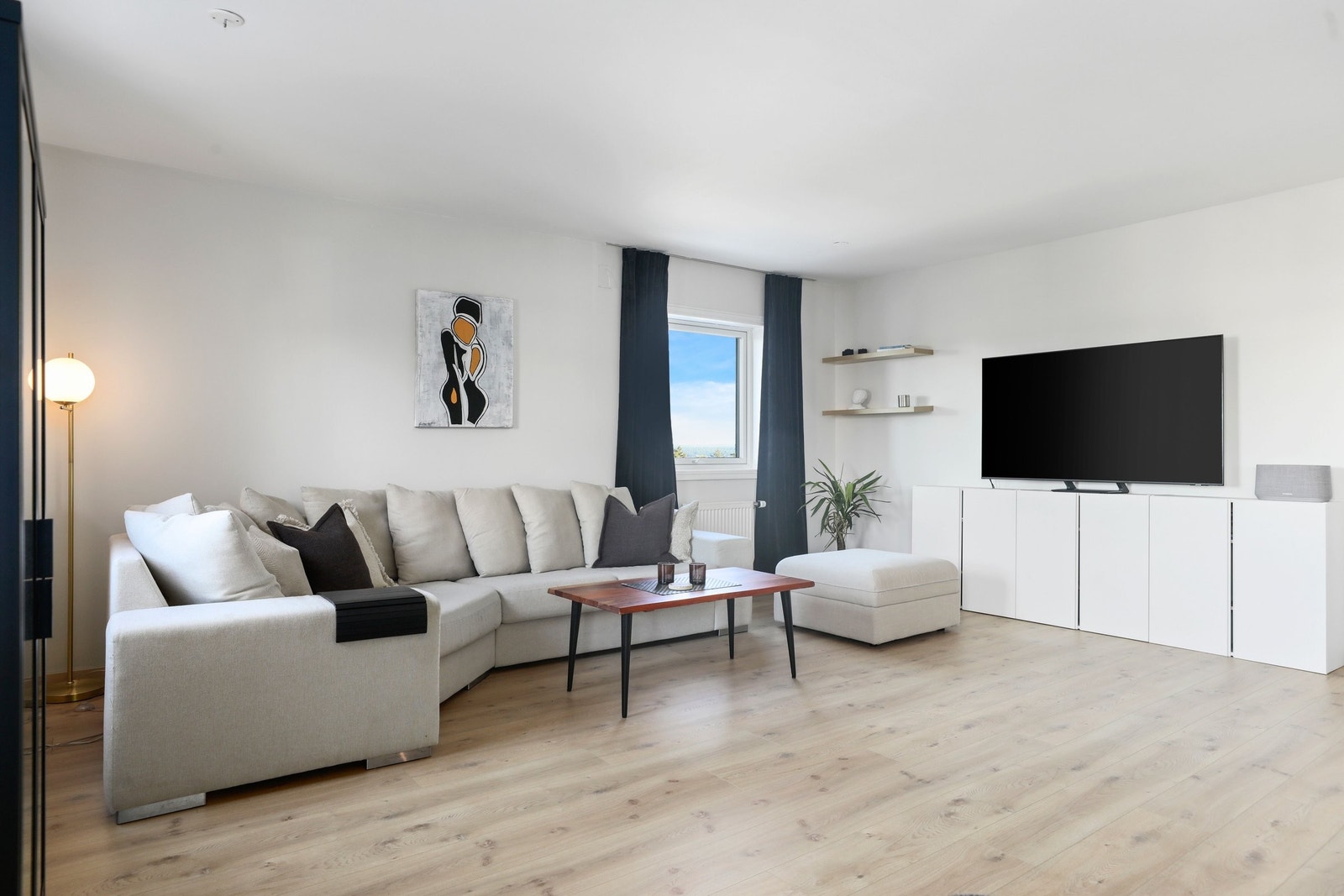 Tidligere 4-roms leilighet, hvor soverommet var i stuen. Galleribilde