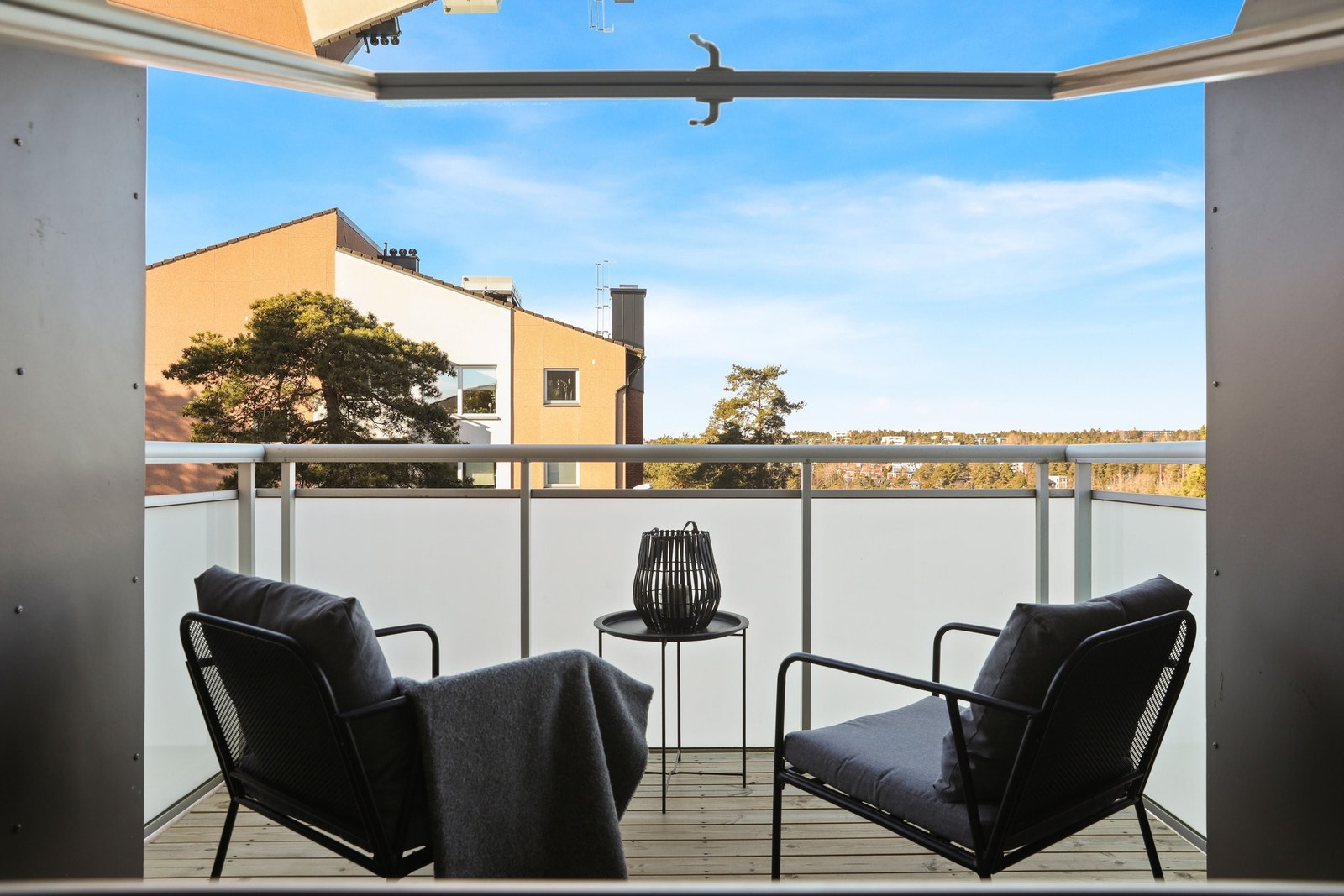 Vestvendt balkong på hele 7kvm Galleribilde