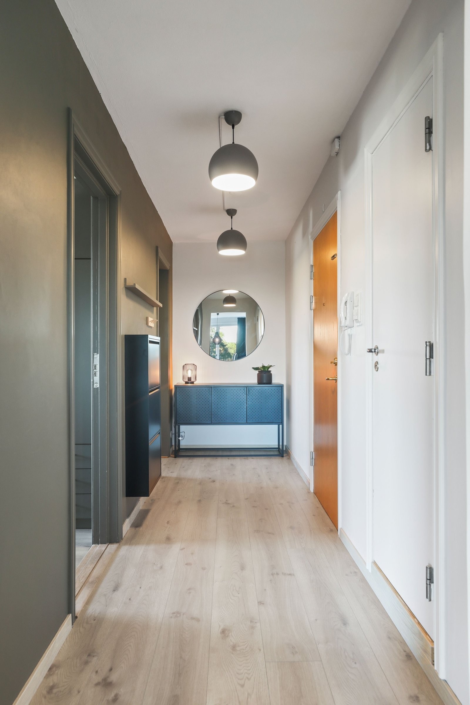 Entré/Gang Galleribilde