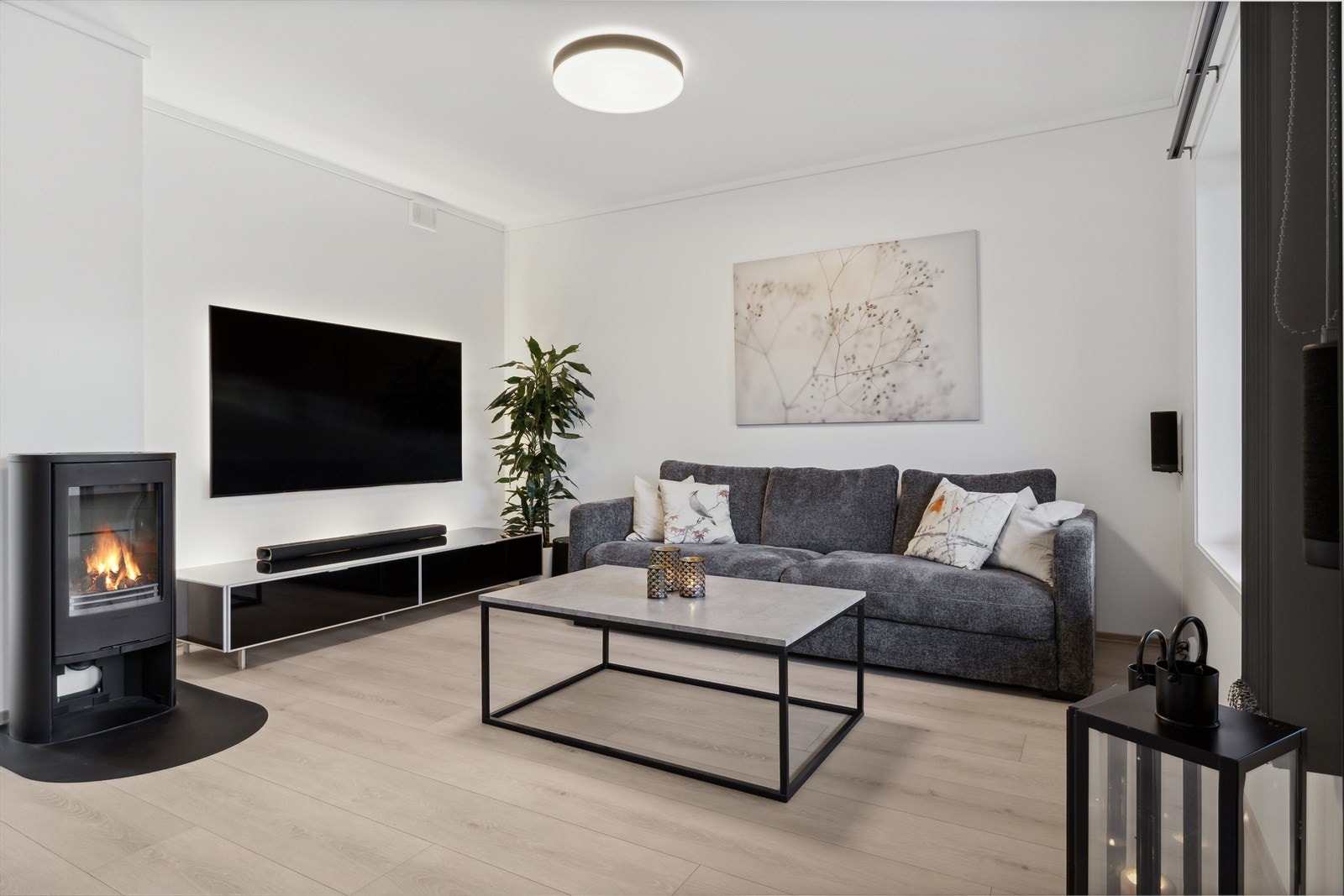 TV og internett er inkludert i felleskostnader. Fiber. Galleribilde