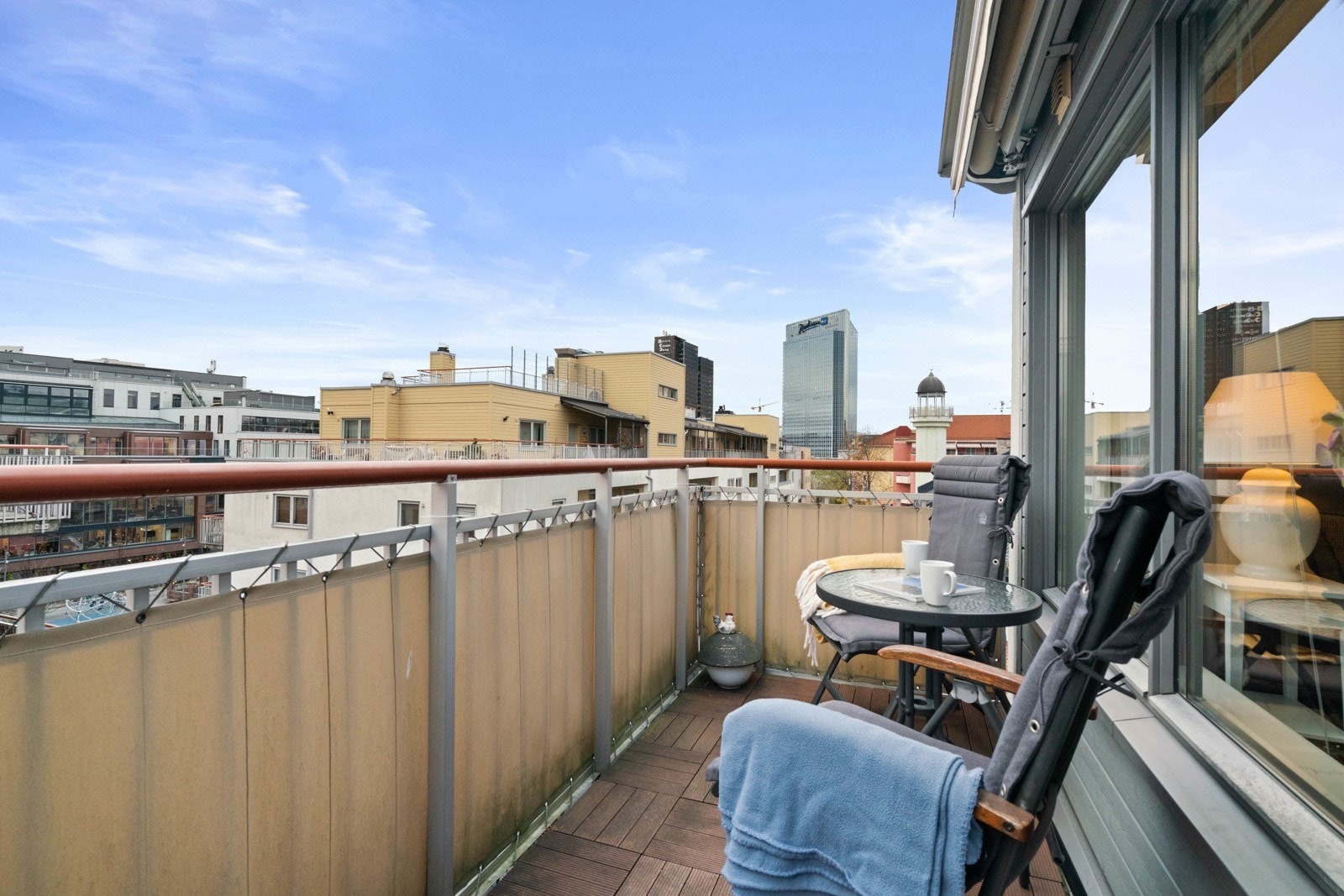 Her kan du nyte varme sommerdager. Operastranda er kun en kort spasertur unna. Galleribilde