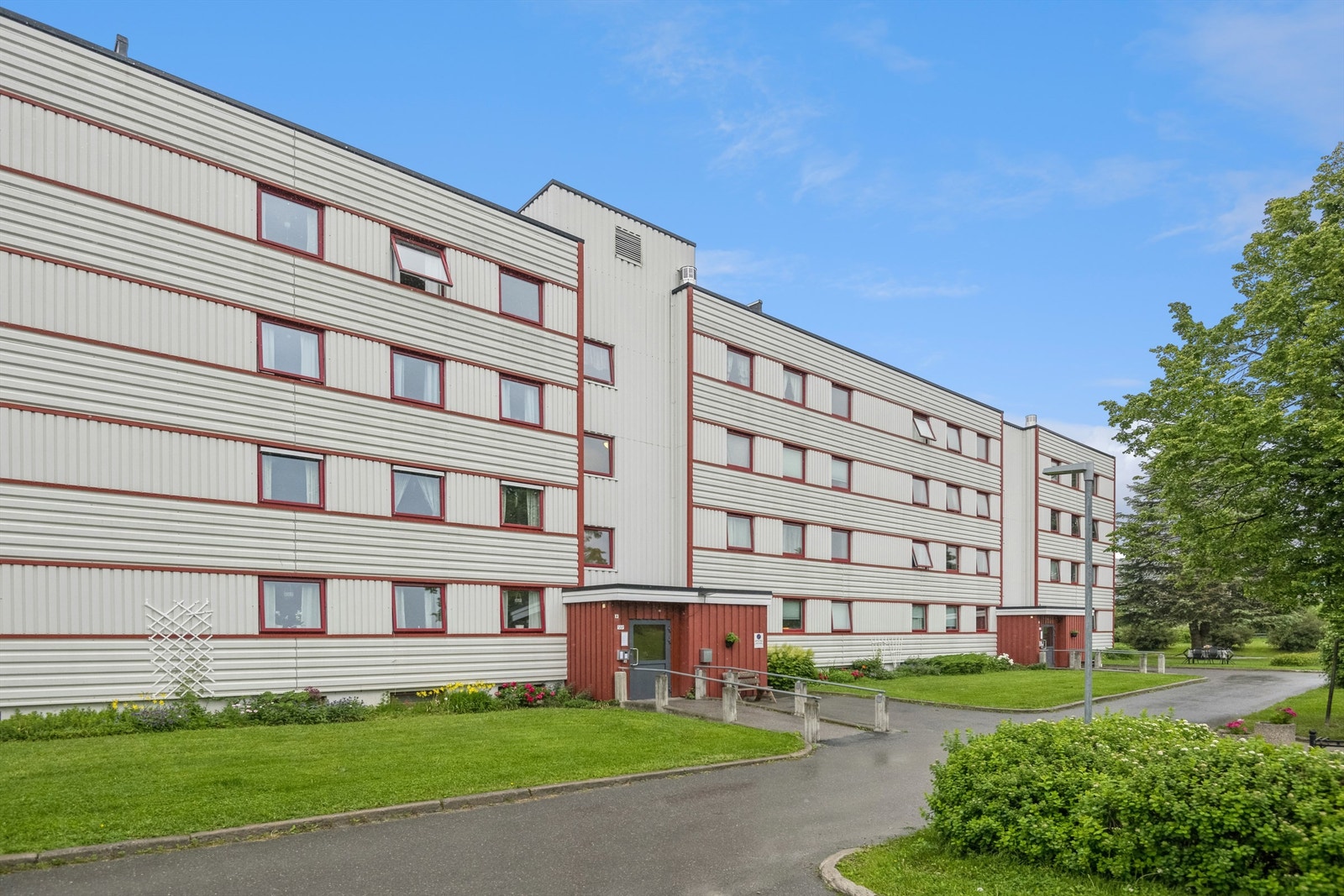 Adkomst skjer via felles trappegang eller heis Galleribilde