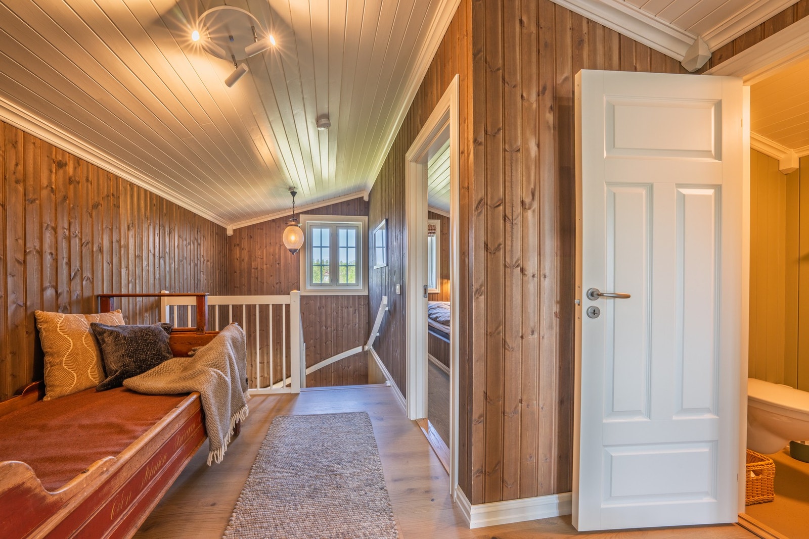 Loftstue på 10,5 kvm. Galleribilde