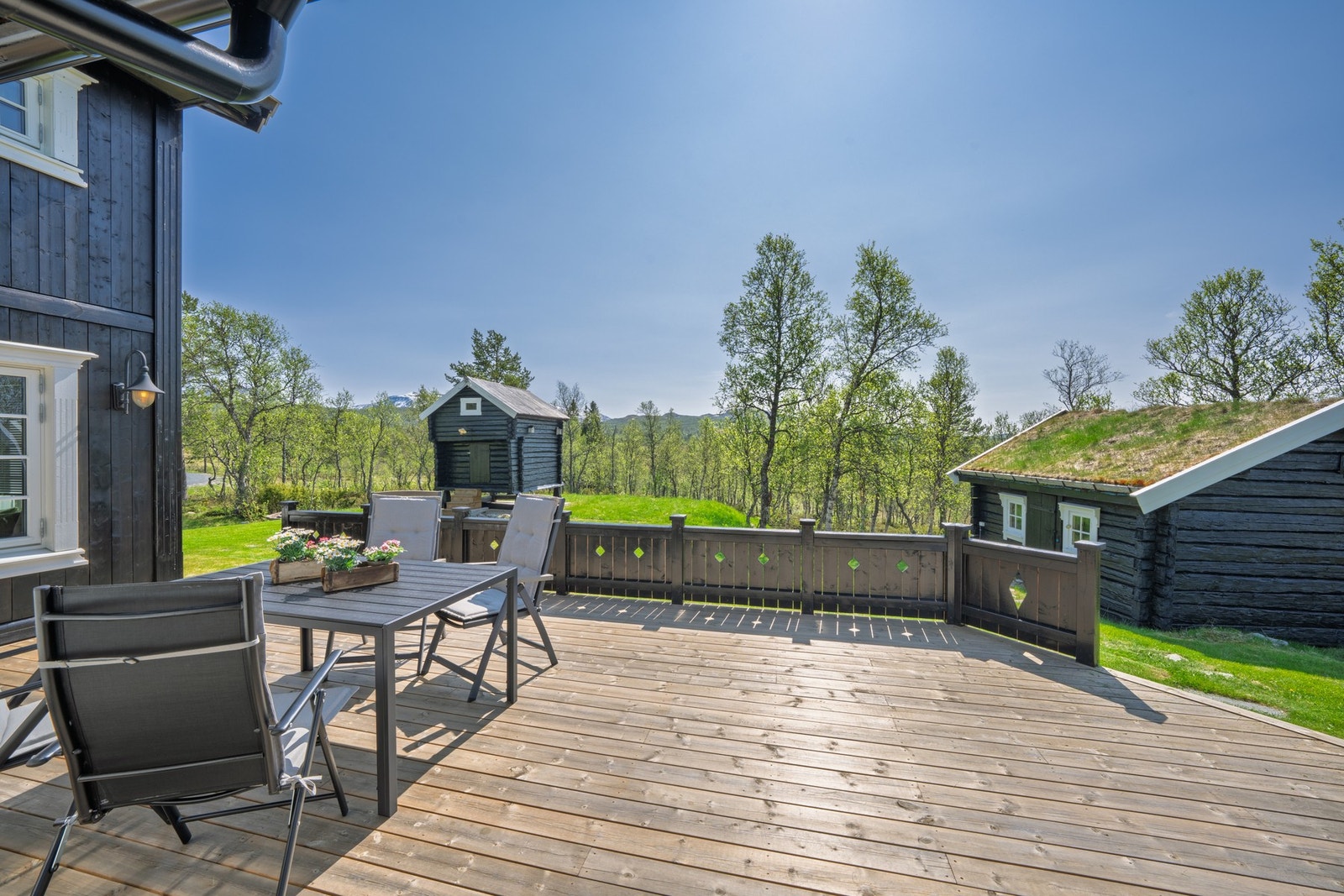 Terrassen har ypperlige solforhold hele dagen. Galleribilde