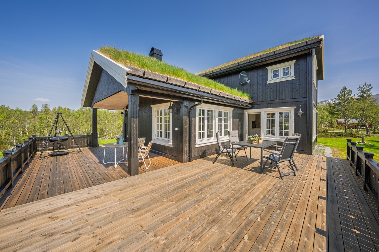 Terrasse er på hele 54 kvm og er vendt mot sør/vest. Galleribilde