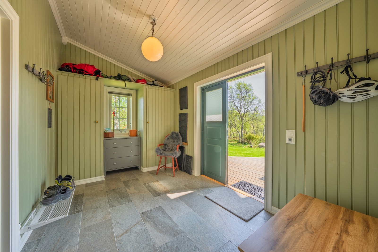 Flislagt gulv med smartstyrt gulvvarme. Galleribilde