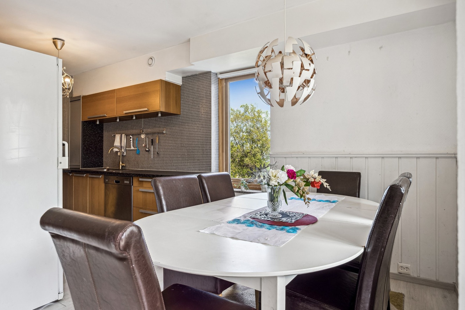 Kabel-tv/internett inkl. i felleskostander. Galleribilde