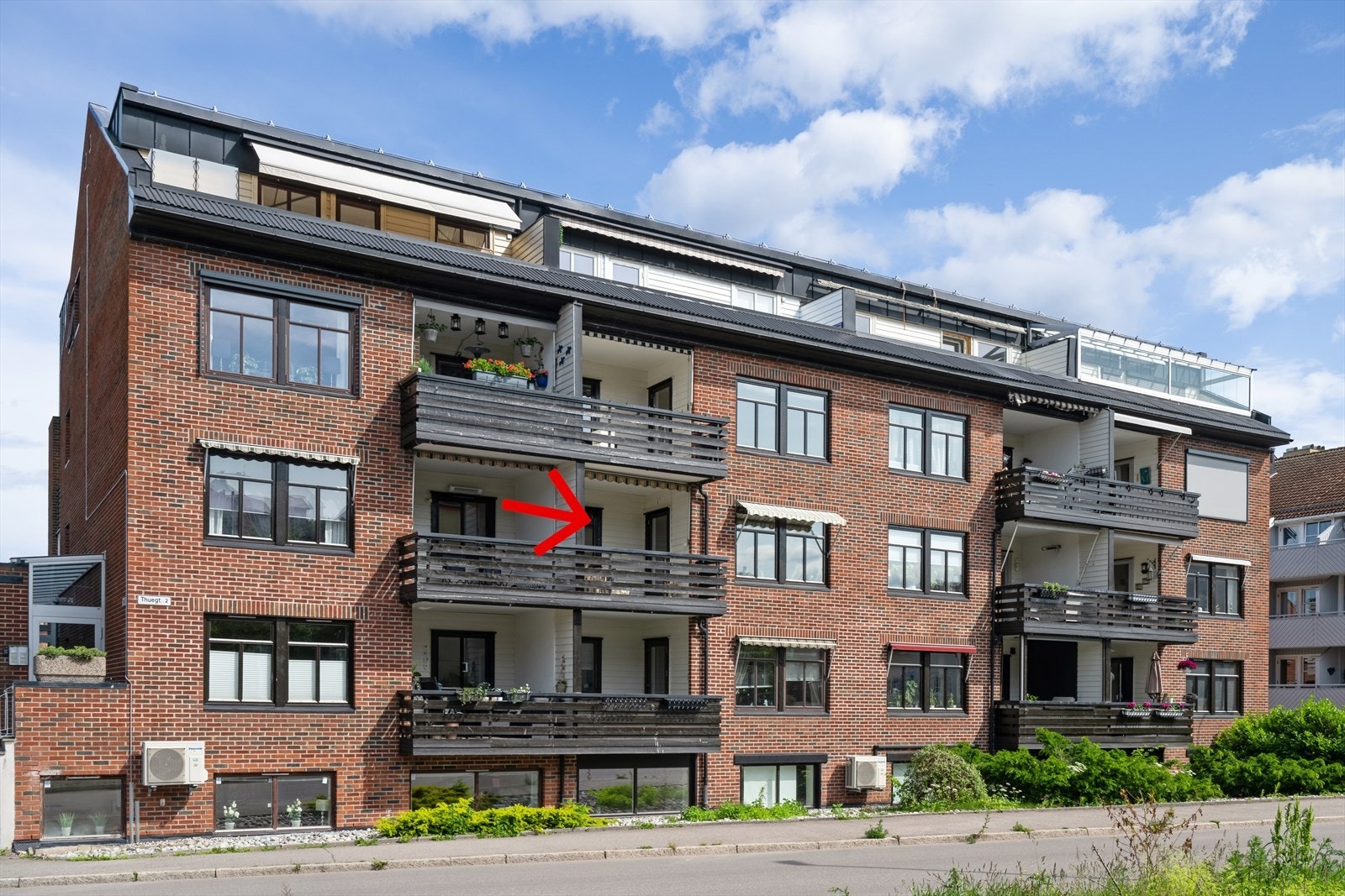 Velkommen til en sentral bygård i Thuegata 2B i Horten sentrum. Galleribilde