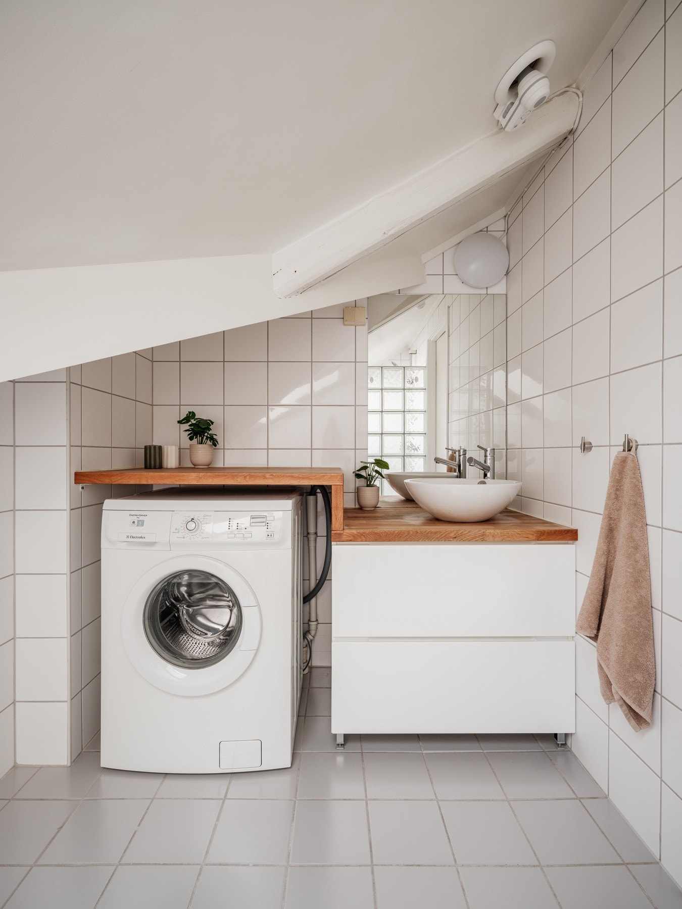 Opplegg for vaskemaskin. Galleribilde