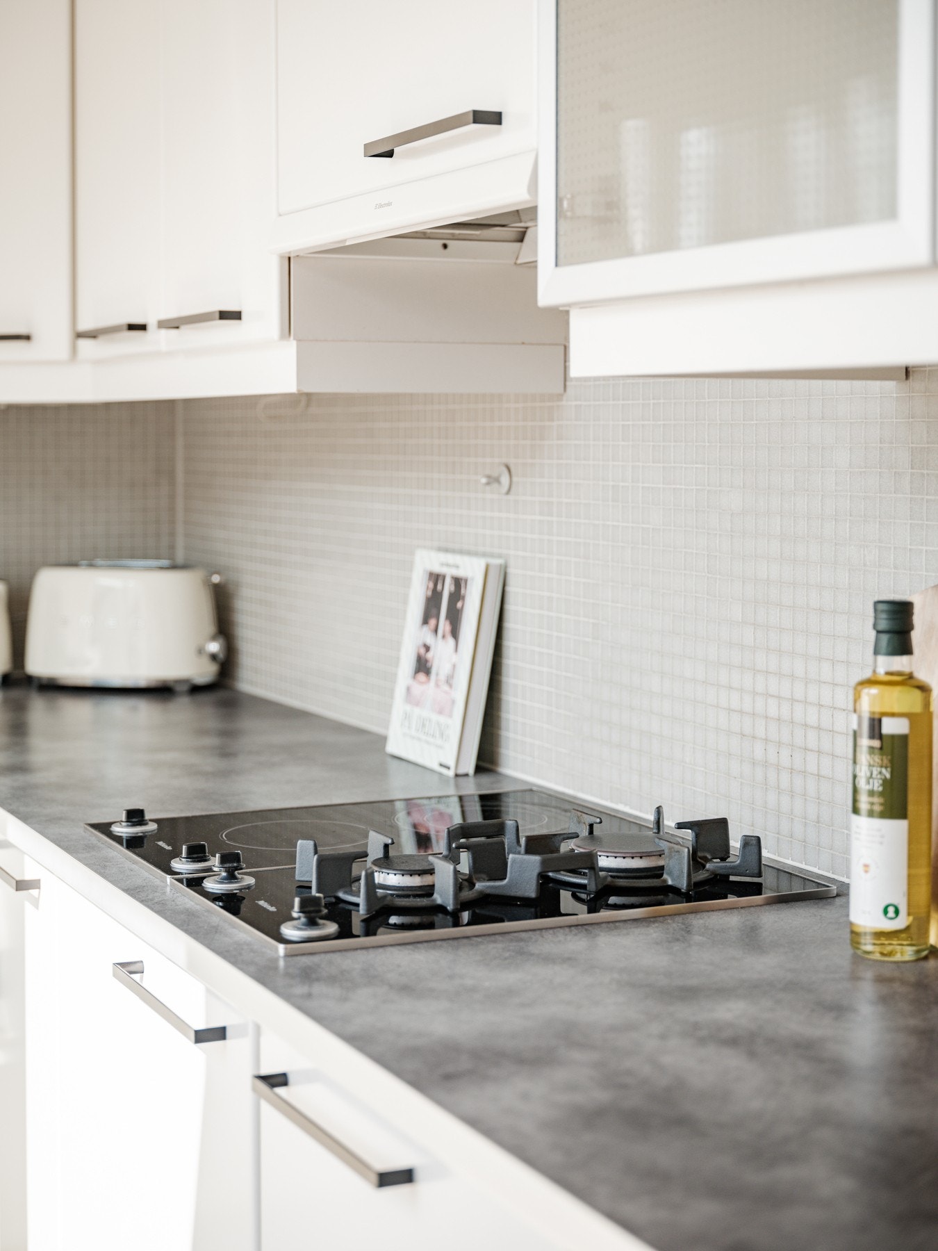 Keramisk platetopp med gasstopp. Galleribilde