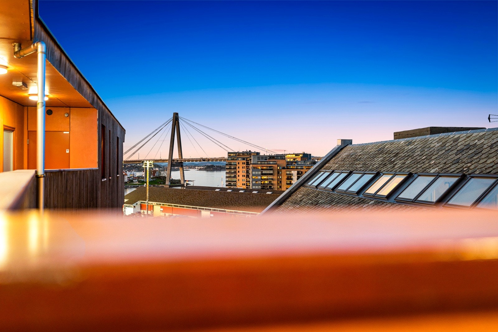 Utsikt fra hovedsoverommet samt entrè. Galleribilde