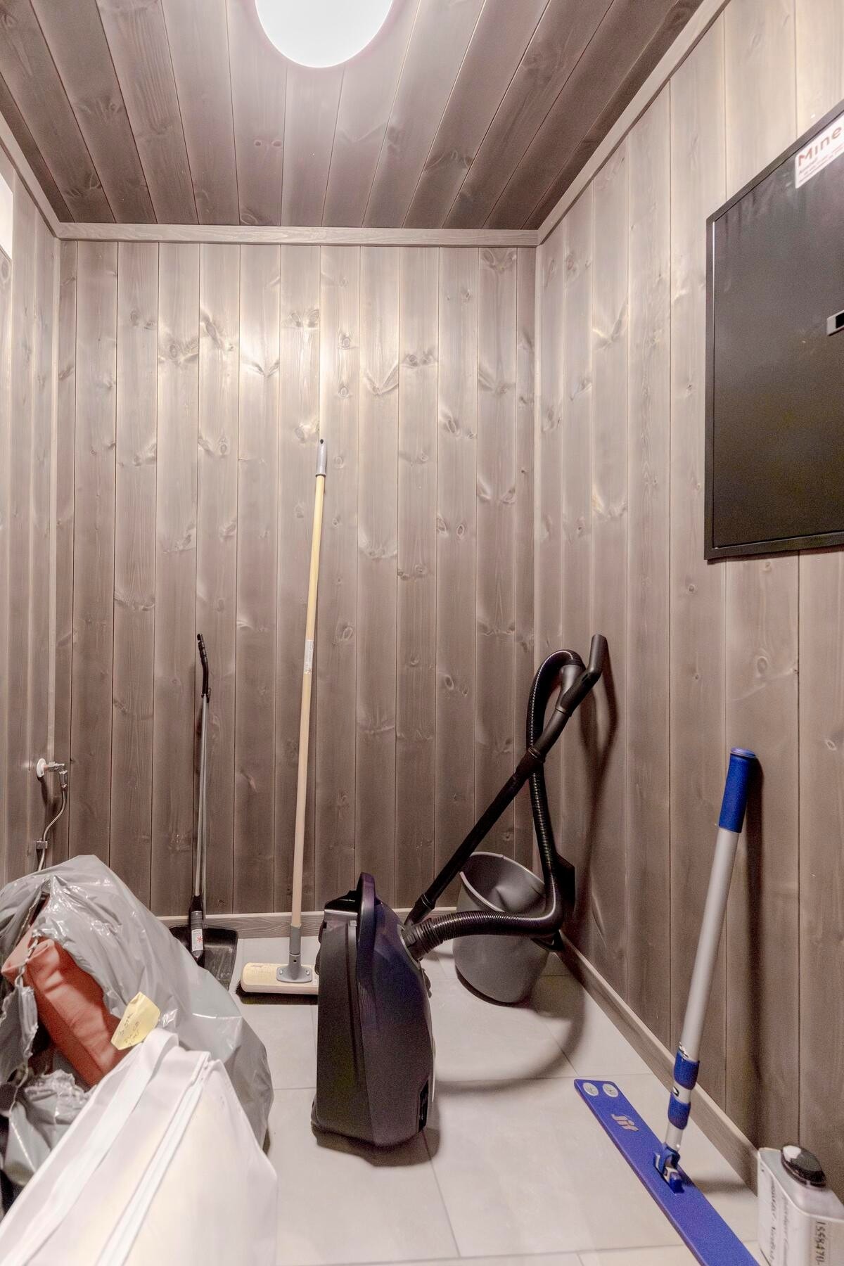 Romslig bod. Foto fra ferdig innflyttingsklar hytte. Galleribilde