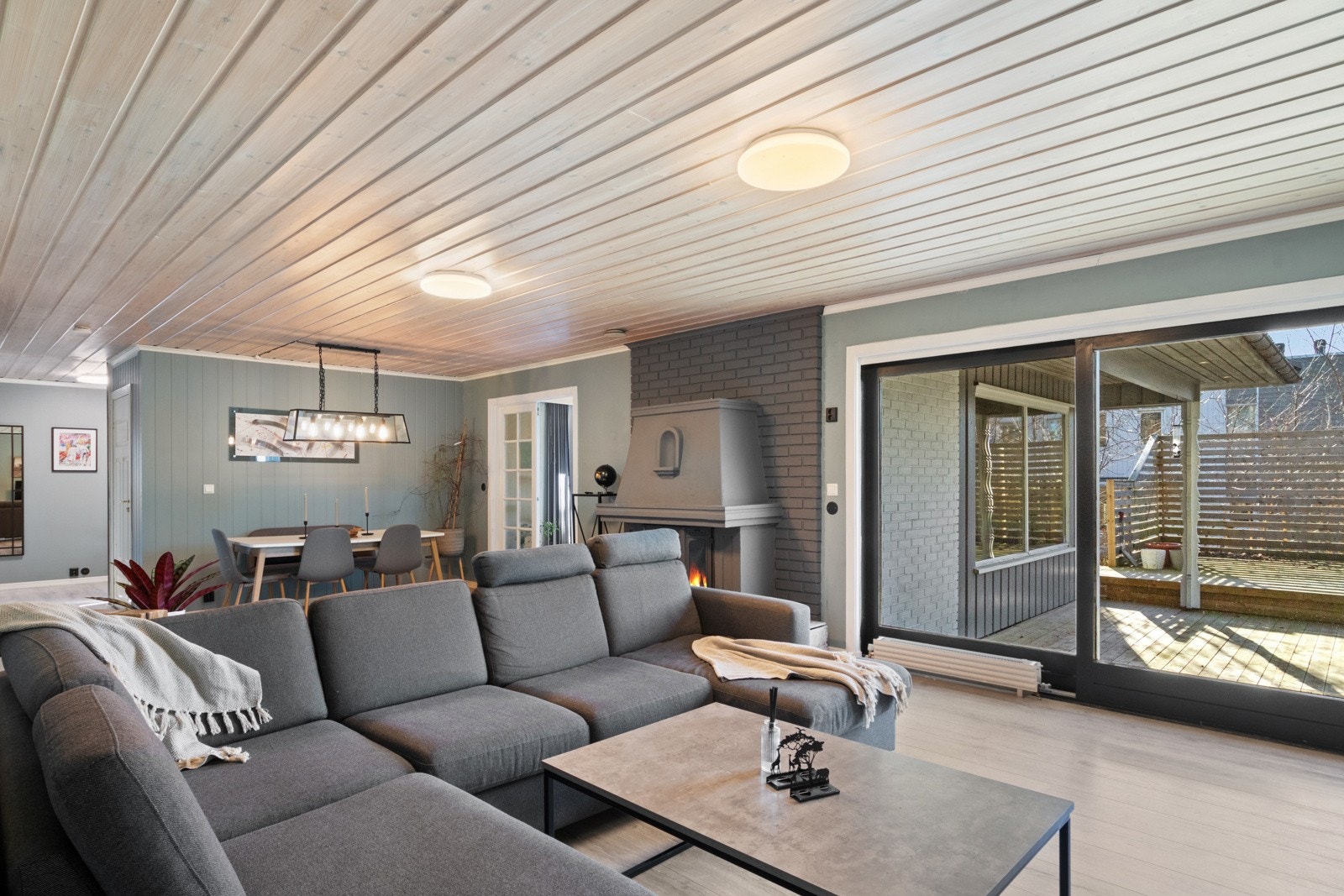 Om sommeren er det deilig å trekke ut for både avslapning og sosiale middager. Galleribilde