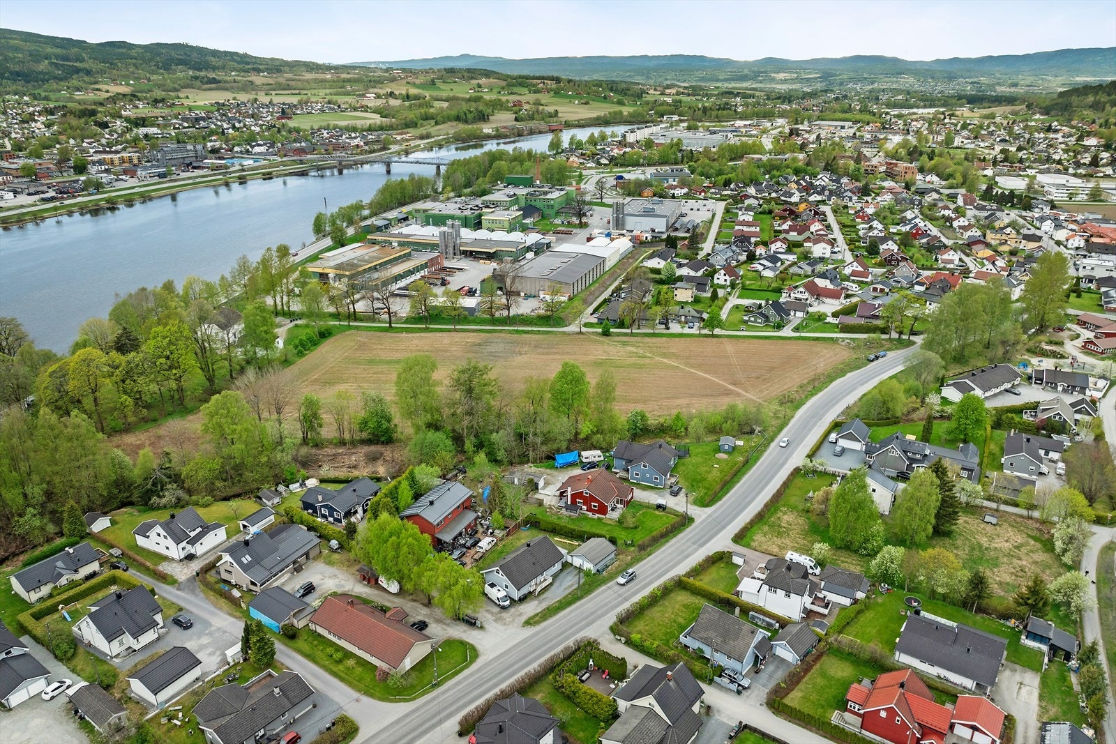 Kun 10 minutters gange til nærmeste dagligvare. Galleribilde