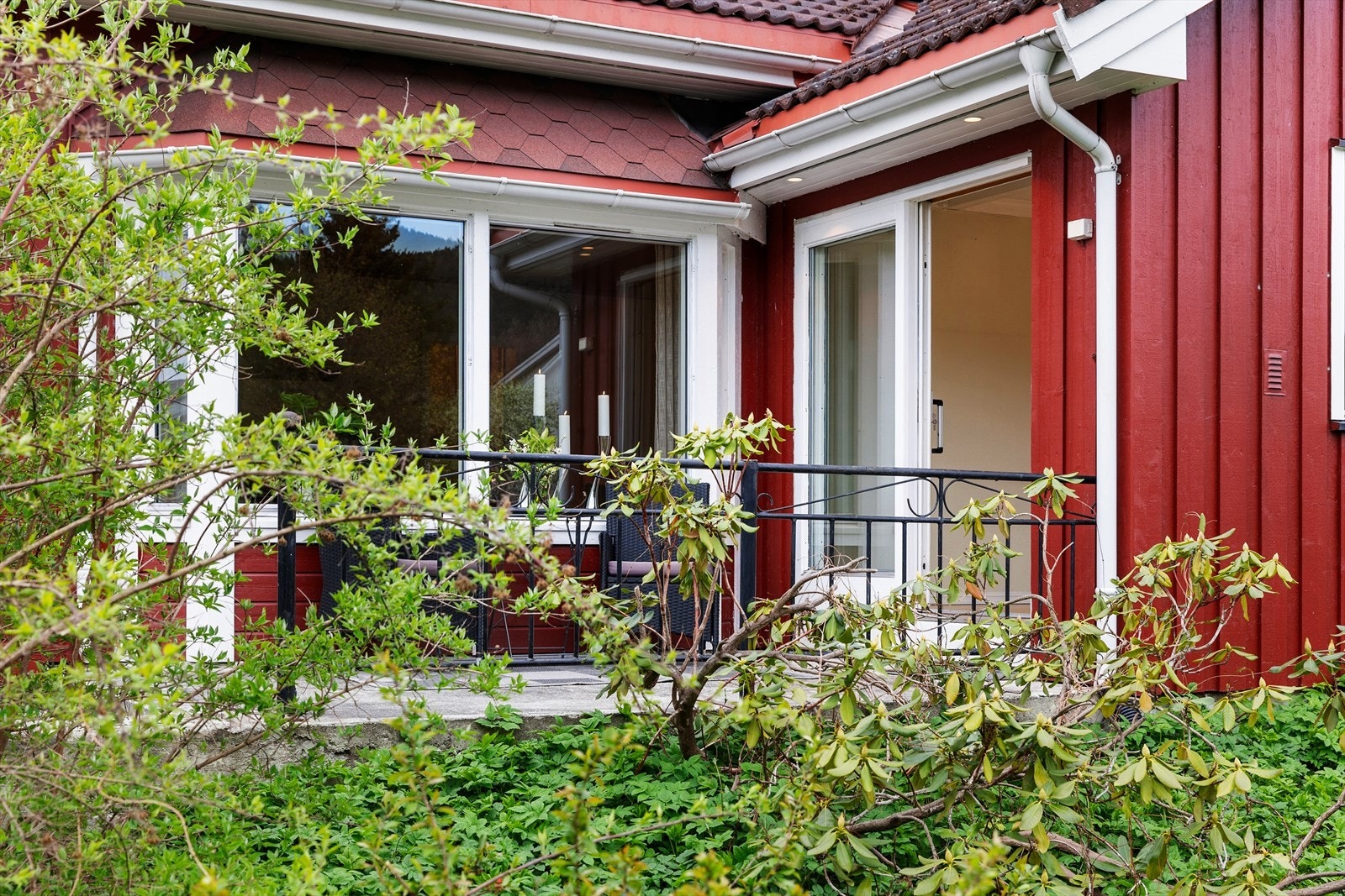 Boligen går over to etasjer + kjeller. Galleribilde