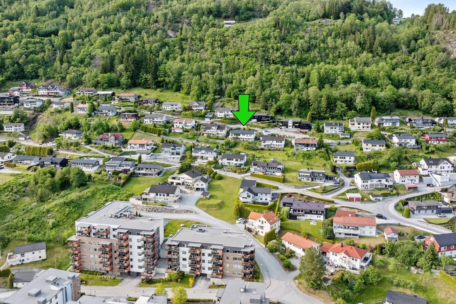 Området ligg fritt og fint til med praktfull utsikt og gode soltilhøve. Galleribilde