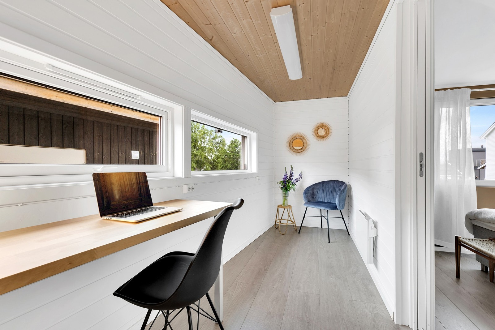 Soverommet er også tilknyttet et kontor på 5,3 kvm. Galleribilde