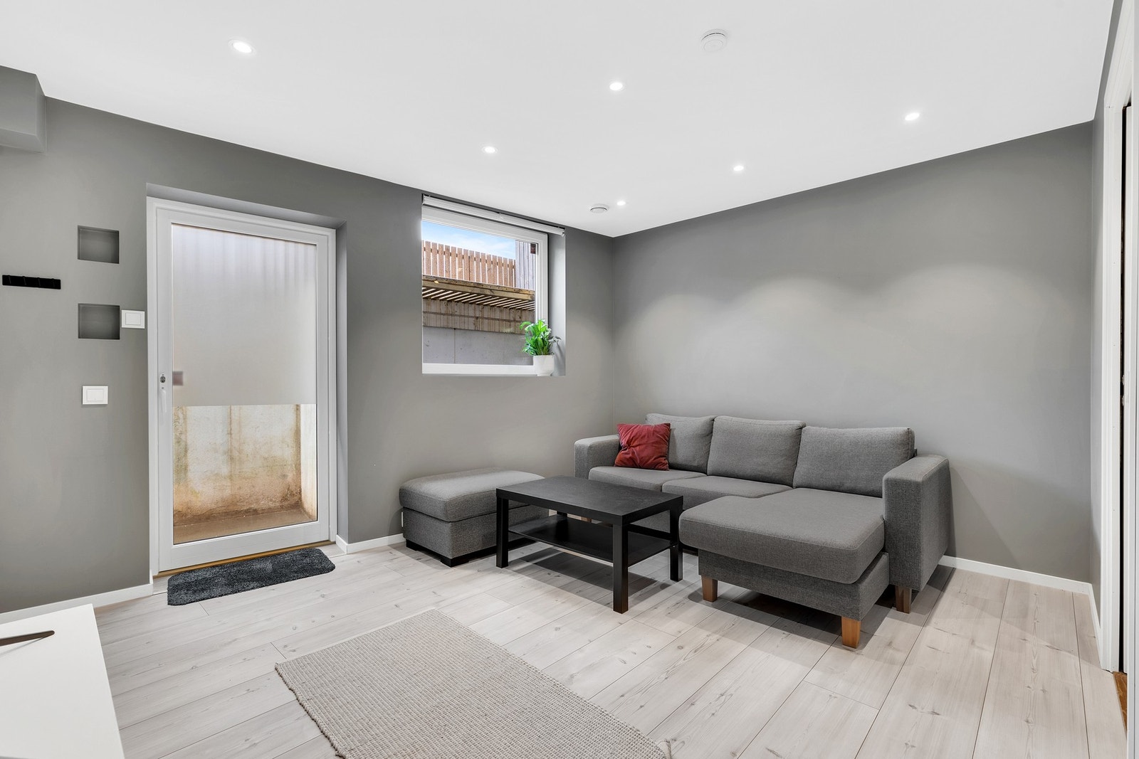 Romslig kjellerstue på 13,2 kvm. Galleribilde