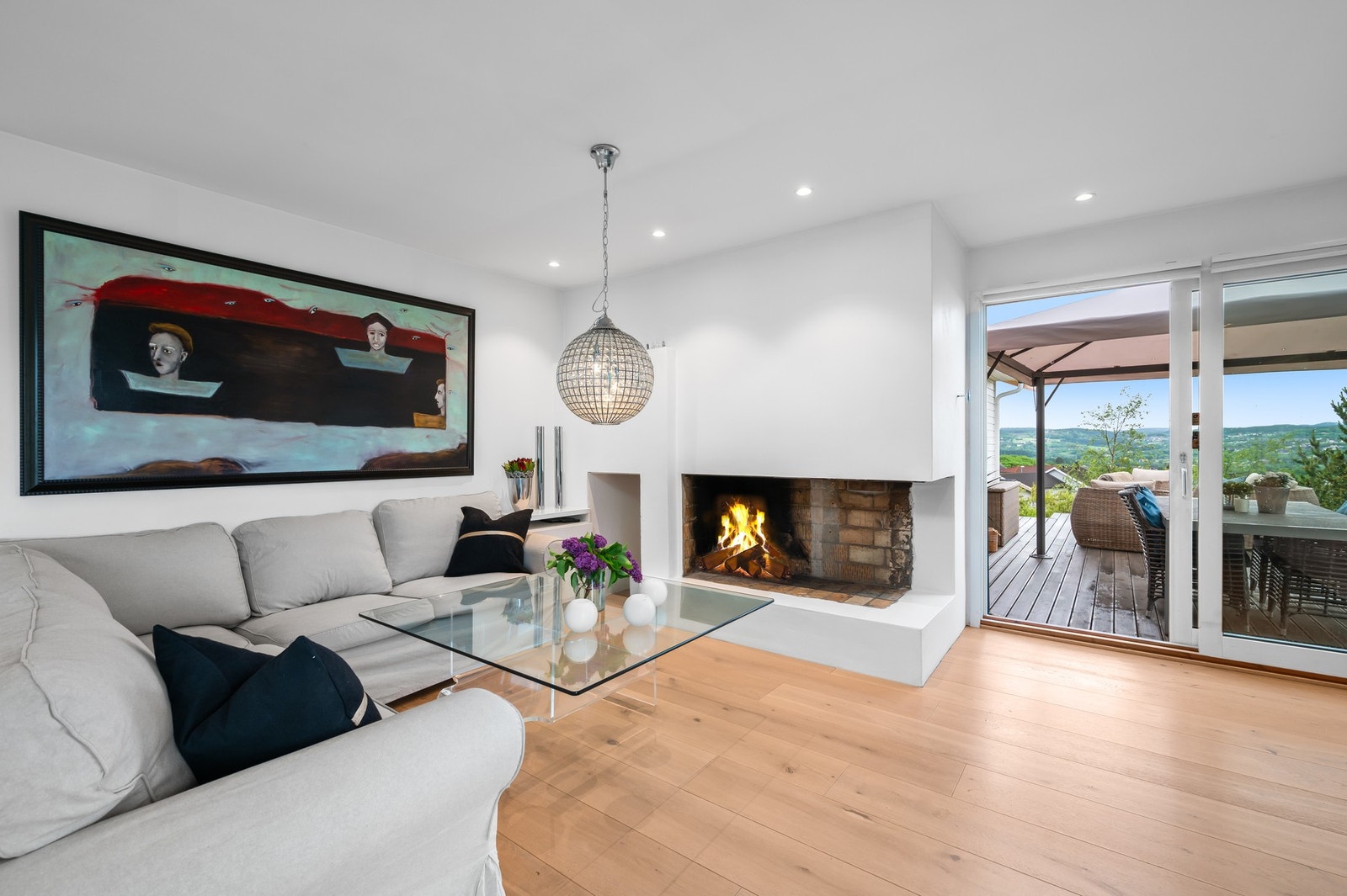 Til oppvarming i bolig er det vedfyring, varmepumpe og elektrisk. Galleribilde