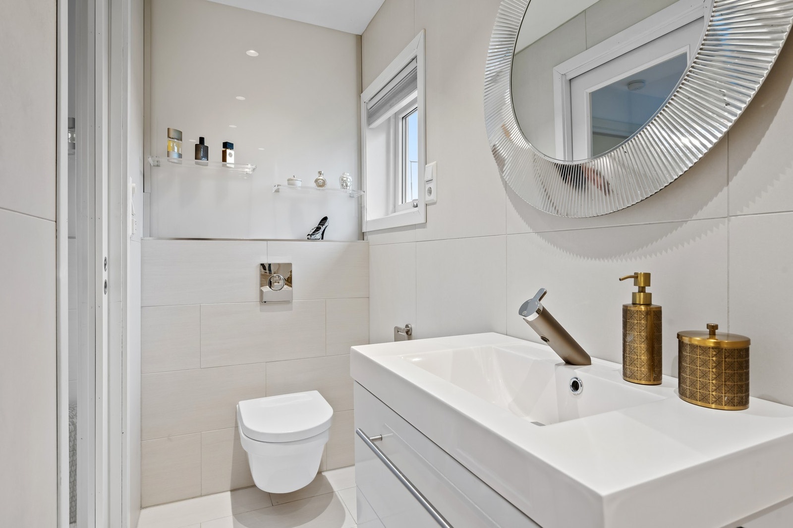 I tilknytning til hovedsoverommet finner du et bad på 4 kvm. Galleribilde