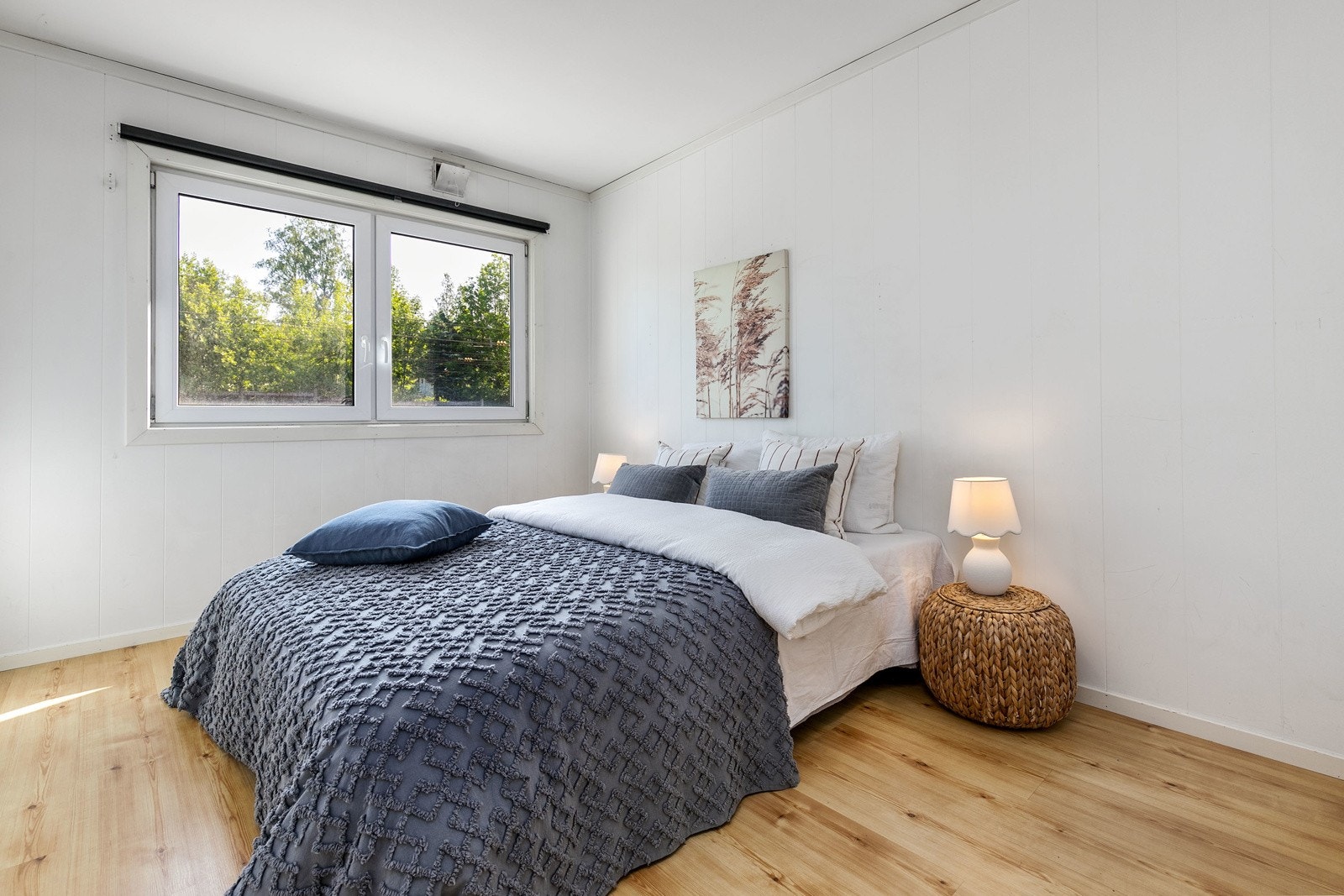 Hovedsoverommet er romslig med plass til dobbeltseng. Galleribilde