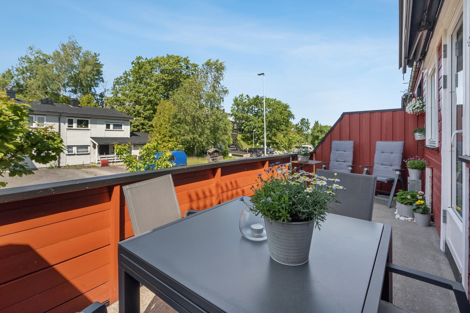 Vestvendt og solrikt Galleribilde