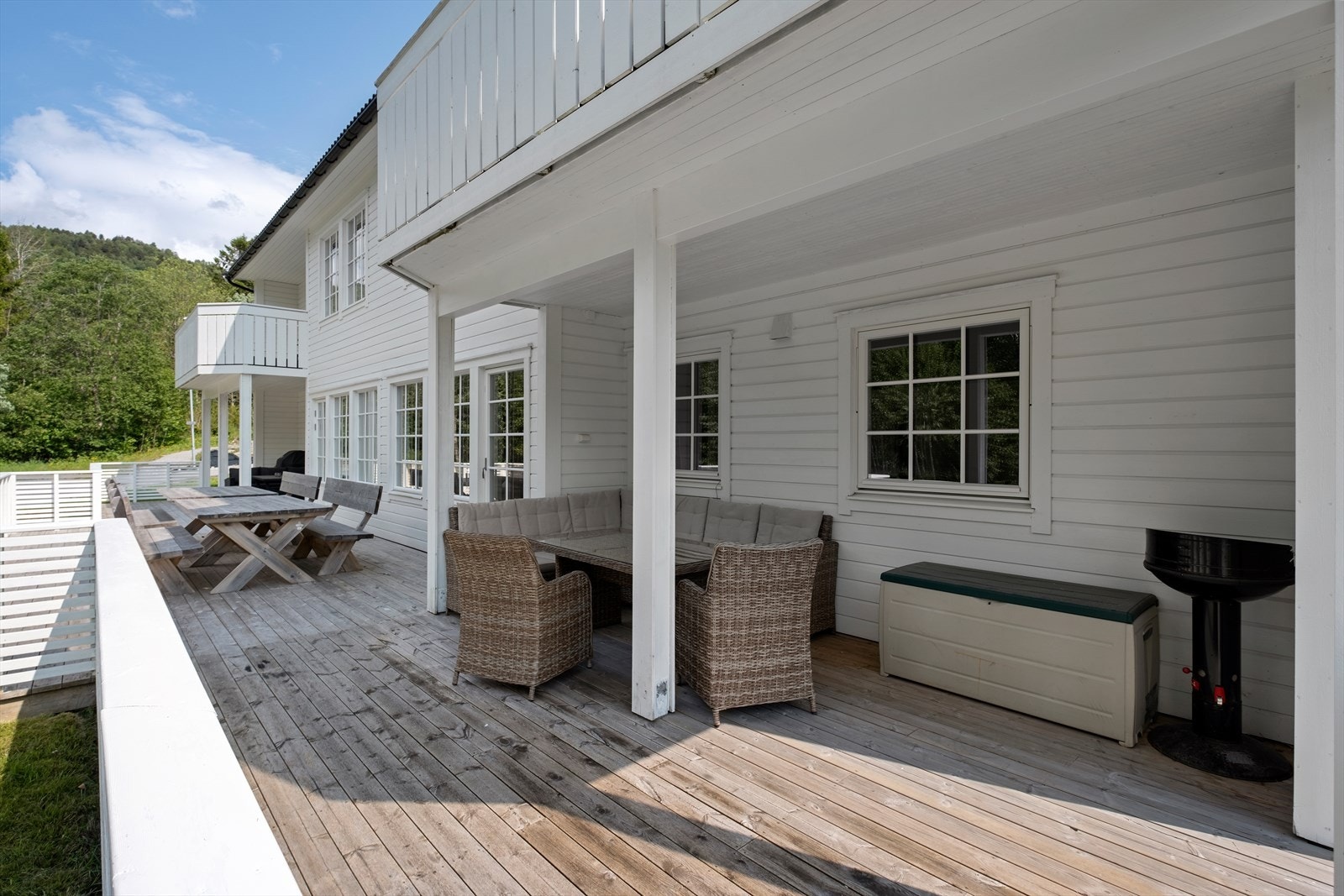 Stor terrasse mot vest Galleribilde