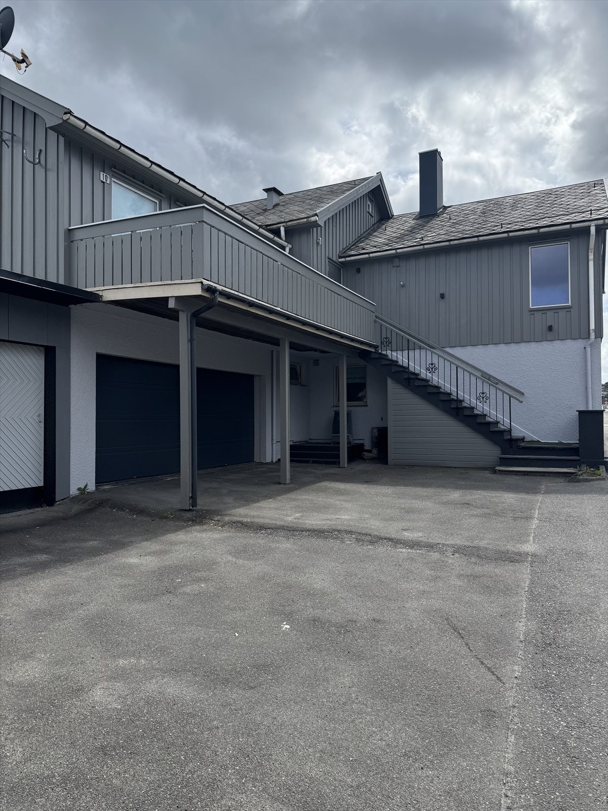Inngangsparti. Galleribilde