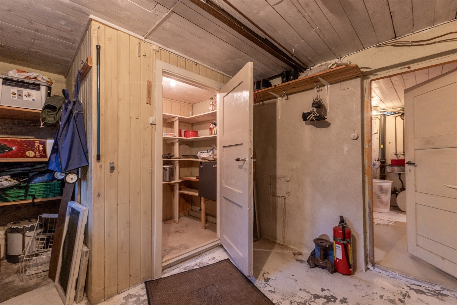 Bod i kjeller. Galleribilde