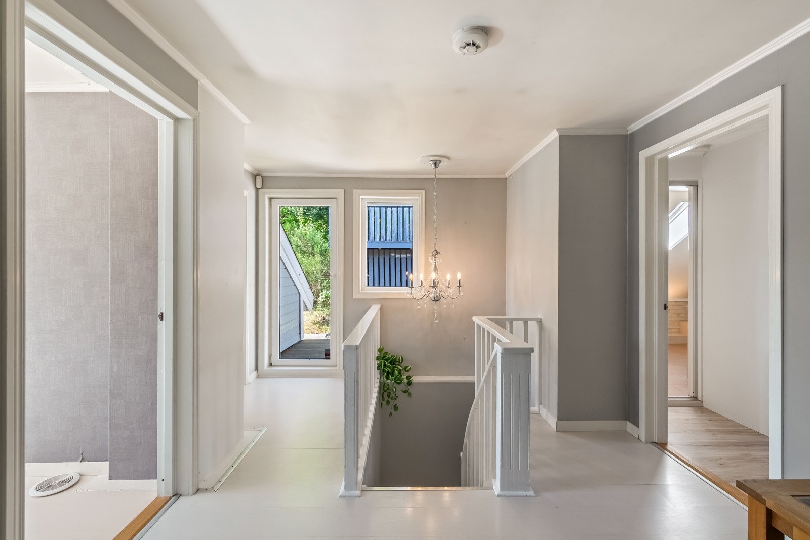 I andre etasje ligger det tre soverom til hvor ett er ekstra romslig. Galleribilde