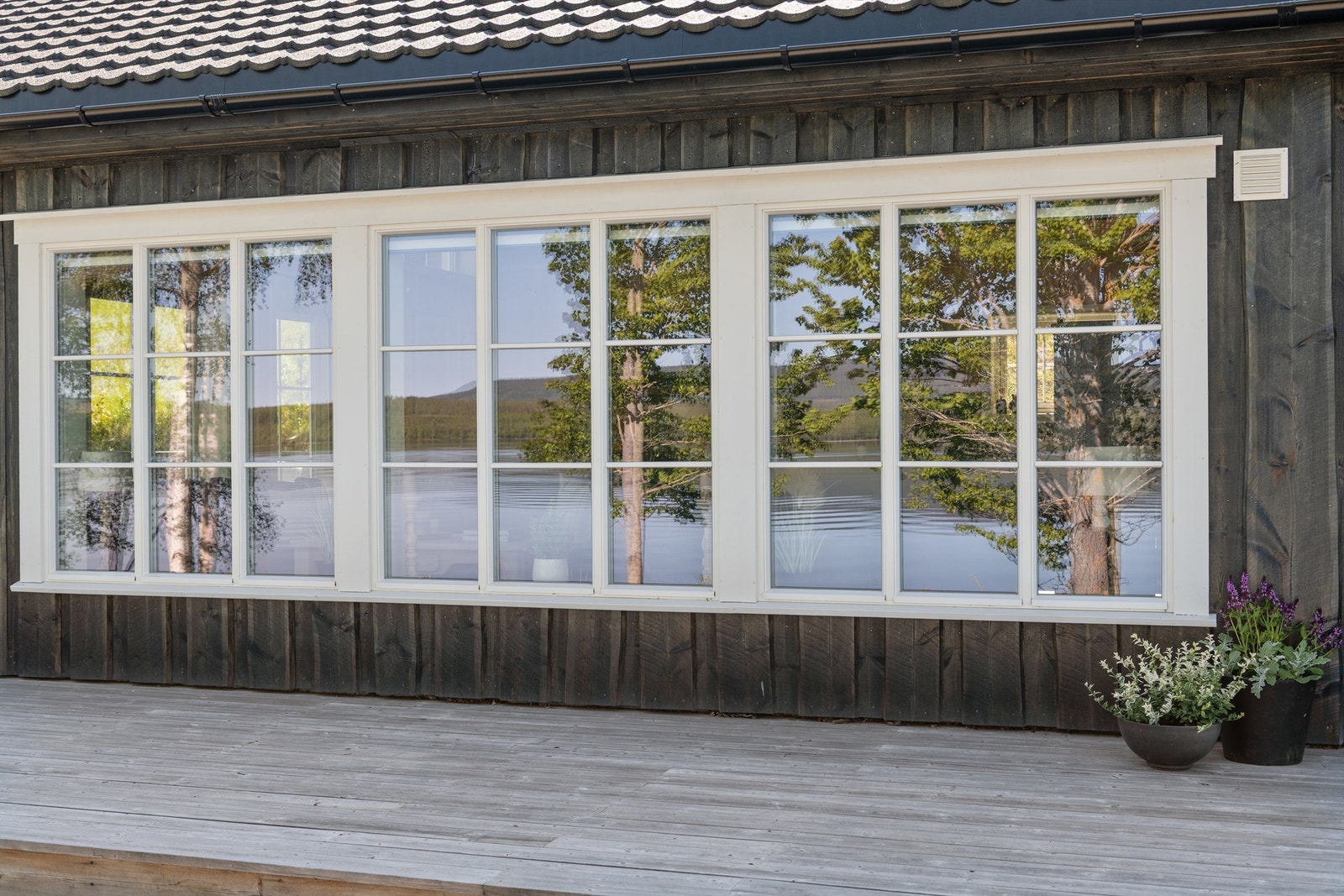 Vakre Osensjøen speiler seg Galleribilde