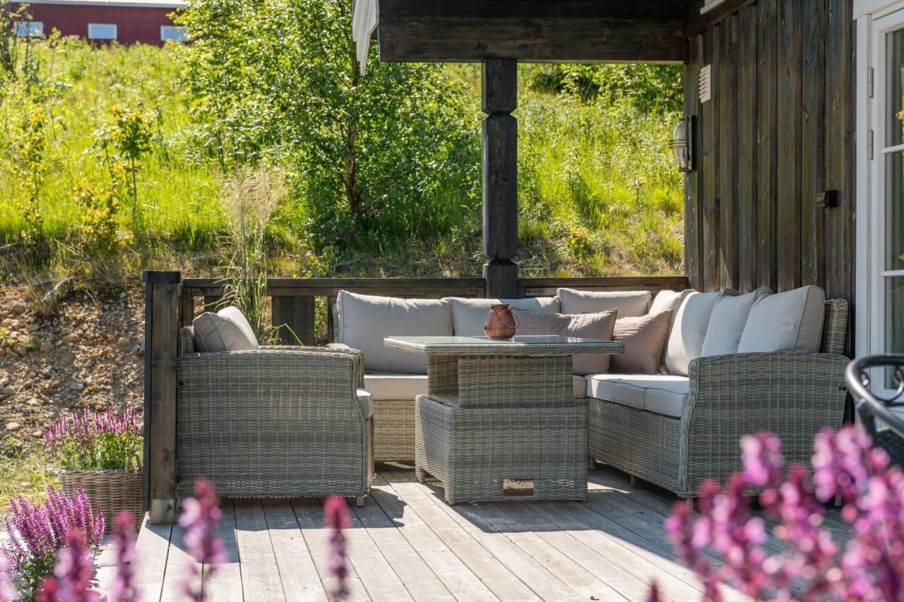 Stor terrasse mot sør og mot øst Galleribilde