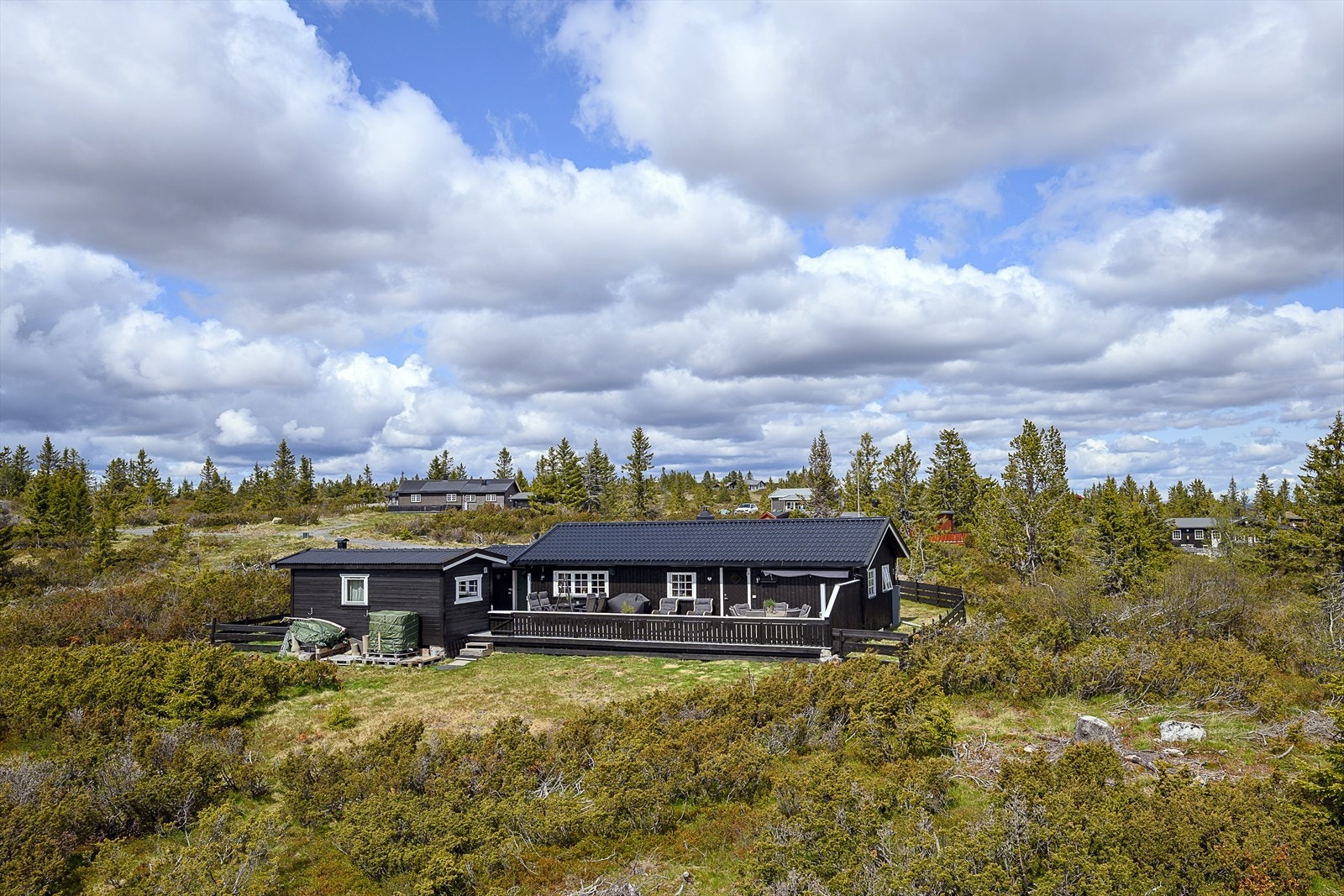 Velkommen til Elgåsen 71!Koselig og godt vedlikeholdt fritidseiendom som ligger i naturskjønne og populære omgiveler. Galleribilde