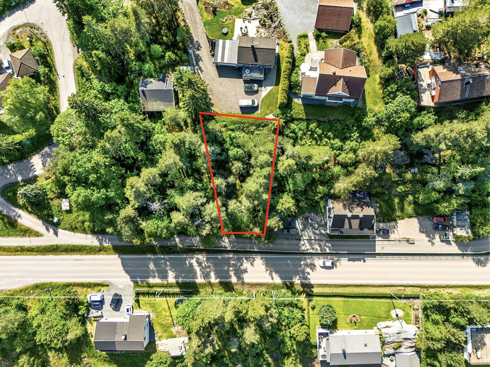 Flott tomt på 575 kvm i et veletablert boligområde på Nordby, Rælingen Galleribilde