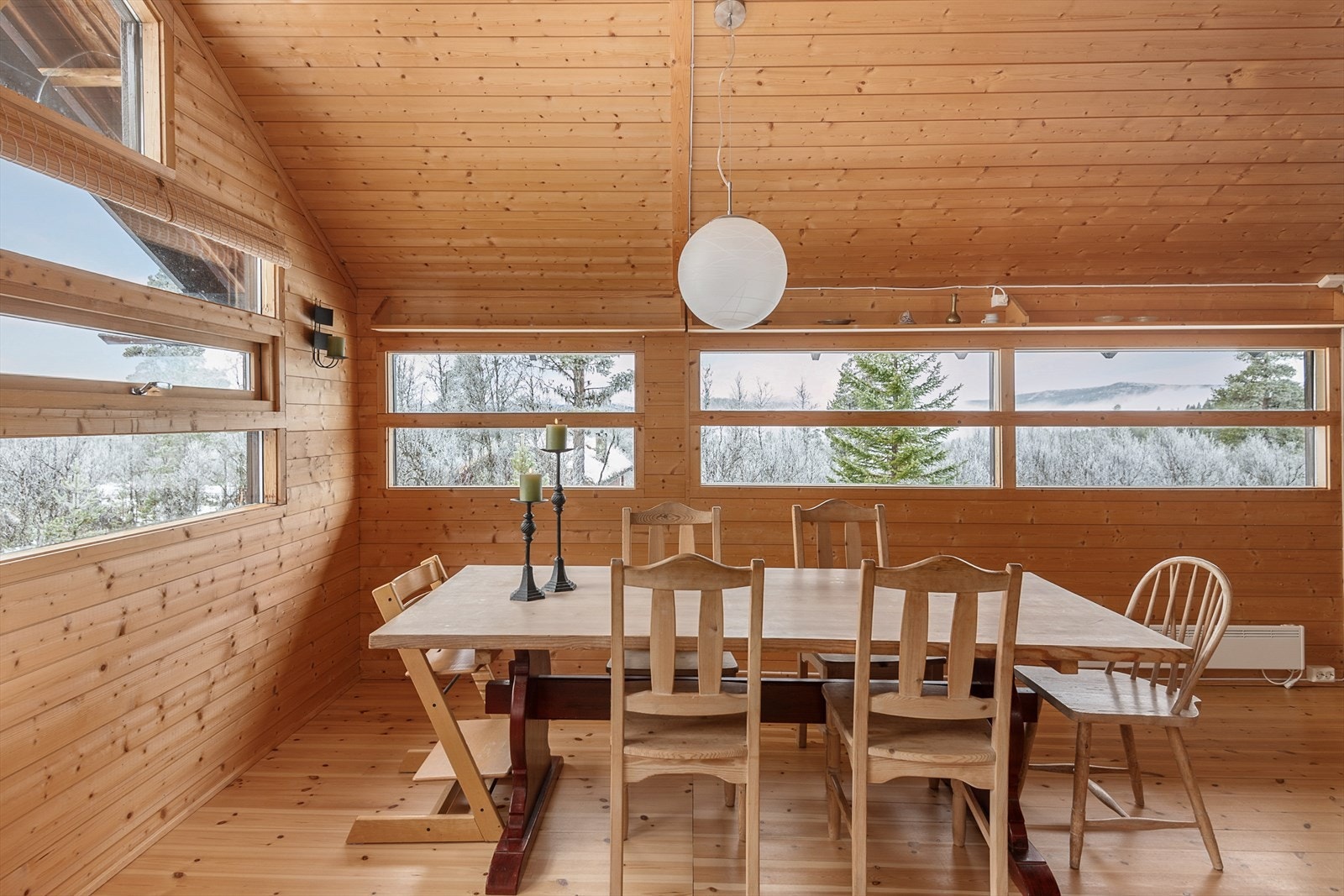 Det er god plass for større spisemøblement Galleribilde